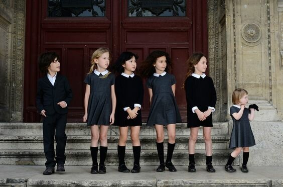 Pour ou contre le port de l’uniforme à l’école ?